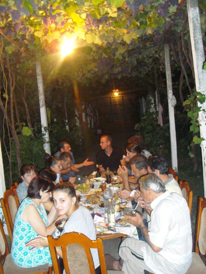 Florians GuesthouseShkodër エクステリア 写真